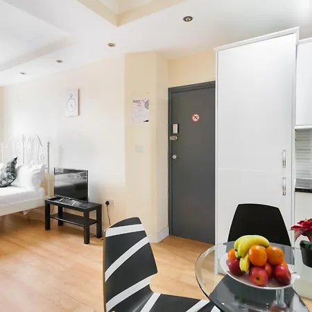 Euston Modern Apartments-3