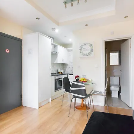 Euston Modern Apartments-2